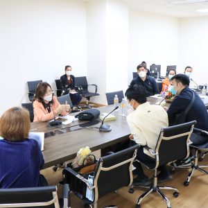 จดหมายข่าว รพ.มทส. : การประชุมหารือร่วมกับ ทีมวิจัย รองเท้า SuraSole เพื่อหารือแนวทางการสร้างความร่วมมือพัฒนาวิจัยและนวัตกรรมทางการแพทย์