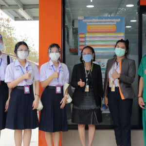 จดหมายข่าว รพ.มทส. : เข้าตรวจเยี่ยมการฉีดวัคซีนป้องกันโรคติดเชื้อไวรัสโคโรนา 2019 (COVID-19) ให้แก่กลุ่มบุคลากรมหาวิทยาลัยเทคโนโลยีสุรนารี (มทส.)