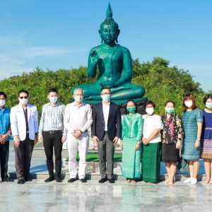 จดหมายข่าว รพ.มทส. : ร่วมสืบทอดส่งเสริมประเพณีสำคัญเนื่องในวันออกพรรษา ประจำปีงบประมาน 2566 ” ทำบุญตักบาตร ข้าวสารอาหารแห้ง ณ ลานธรรมาภิรมย์ โรงพยาบาลมหาวิทยาลัยเทคโนโลยีสุรนารี