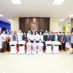 จดหมายข่าว รพ.มทส. : พิธีรับมอบการสนับสนุนเครื่องผลิตออกซิเจน ขนาด 10 ลิตร จำนวน 50 เครื่อง จากมูลนิธิโรงพยาบาลพระจอมเกล้าเจ้าคุณทหาร ในพระสังฆราชูปถัมภ์