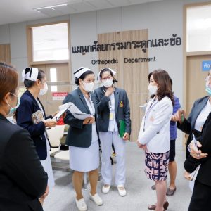จดหมายข่าว รพ.มทส. : ผู้อำนวยการโรงพยาบาล ตรวจเยี่ยมแผนกศัลยกรรม แผนกศัลยกรรมกระดูกและข้อ