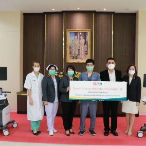 จดหมายข่าว รพ.มทส. : เข้ารับมอบการสนับสนุนเครื่องตรวจอวัยวะภายในด้วยคลื่นความถี่สูงชนิดสี  2 หัว จำนวน 2 รายการ