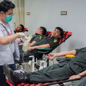 📸 ภาพกิจกรรม : ศูนย์ฝึกนักศึกษาวิชาทหารมณฑลทหารบกที่ 21 นครราชสีมา นำนักศึกษาวิชาทหาร จำนวน 60 กว่าคน ร่วมบริจาคโลหิต รพ.มทส.